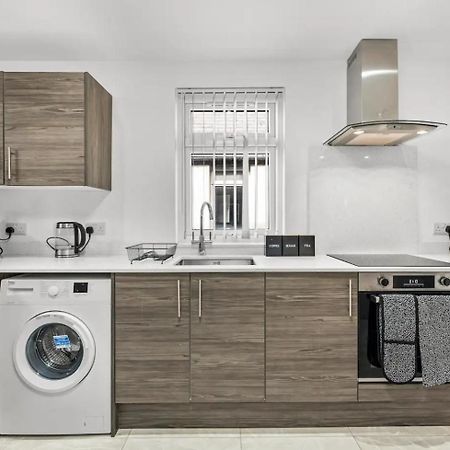 A Stylish Luxury 2 Bedroom Duplex Apartment Кардиф Екстериор снимка