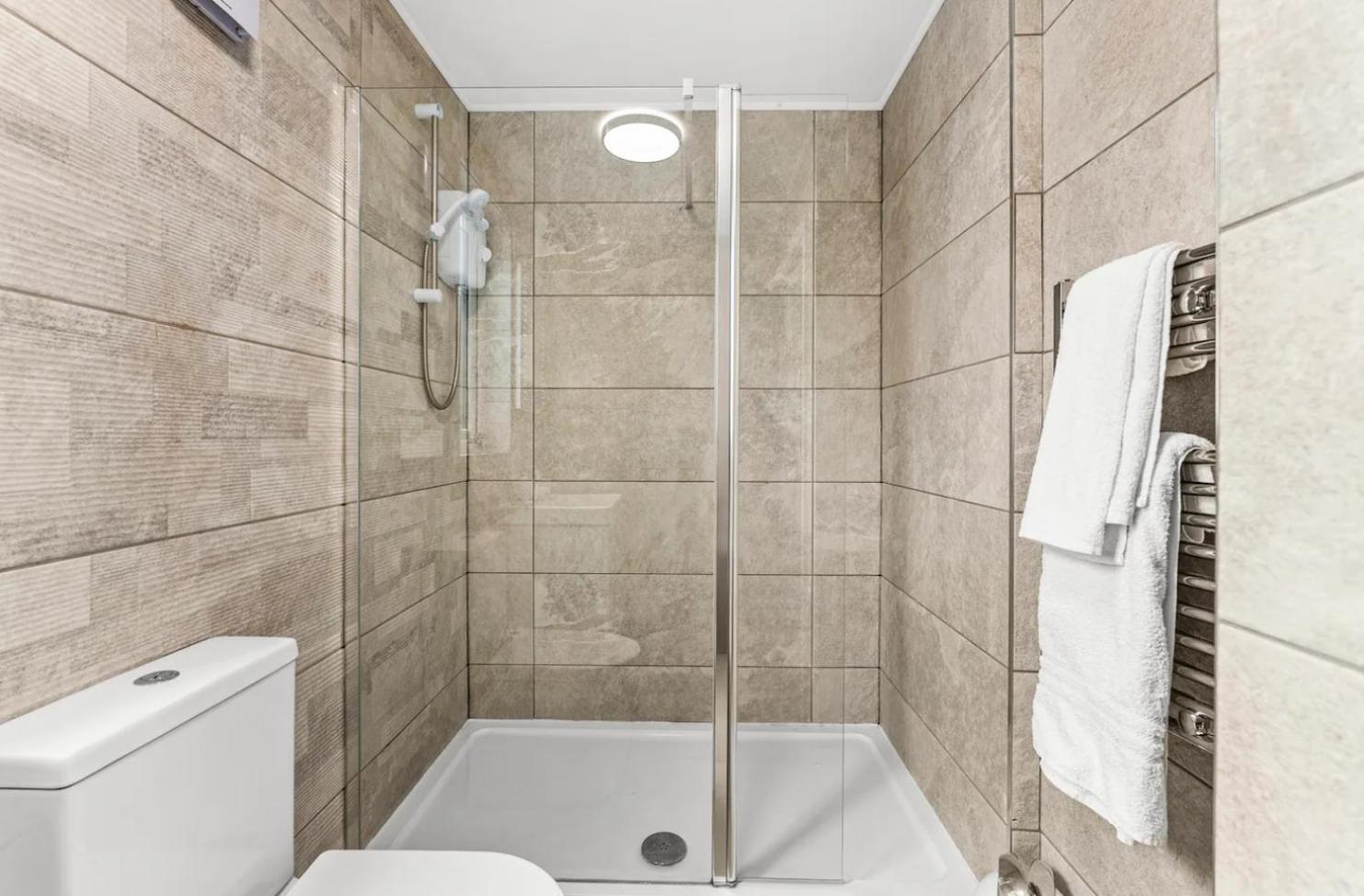 A Stylish Luxury 2 Bedroom Duplex Apartment Кардиф Екстериор снимка
